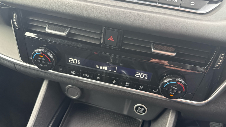 Nissan Qashqai 1.3 DiG-T MH Acenta Premium 5dr Petrol Hatchback